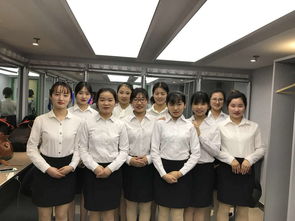 秘書系禮儀隊(duì)助力市級機(jī)關(guān)五一勞動節(jié)表彰大會志愿服務(wù)